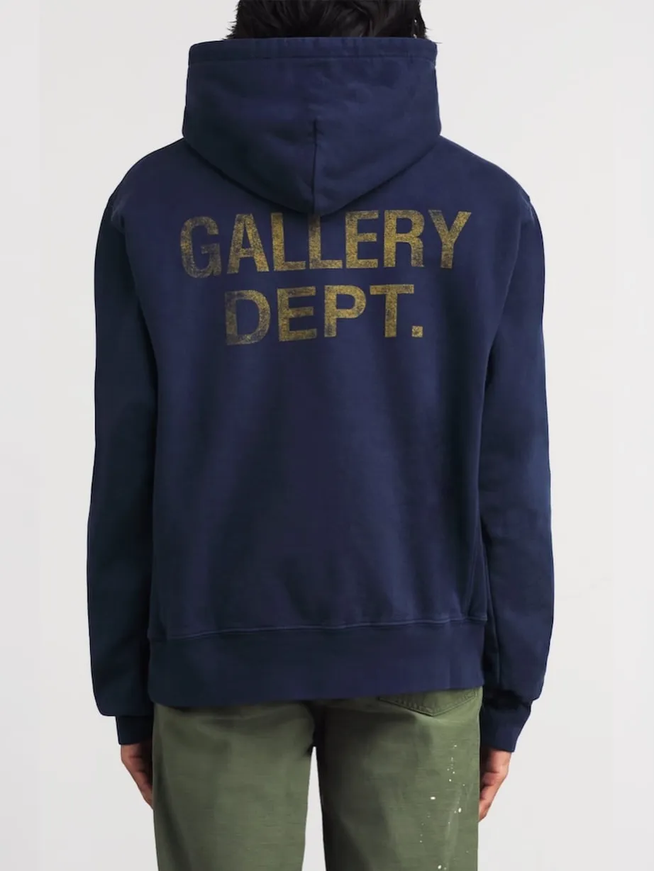 GALLERY DEPT. PAINT LOGO HOODIE/Vintage Navy Purple English graffiti distressed hoodie Purple S-XL Front panel GD ENGLISH logo Enlarged back logo Ready-to-wear belt printed with wash and distressed Made with faded distressed texture There is "Art on Display" pattern patch on the cuffs All painted by old craftsmen with splashes of ink Original mold opening Fabric custom woven and dyed Perfect reproduction of the correct version